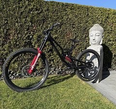 Santa Cruz Bicycles V10.8