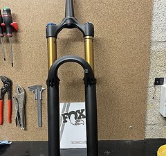Fox 36 factory 29 150mm e bike 2023 grip2