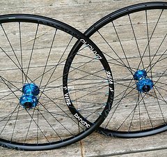 Panchowheels (new) Vibe 29" BLUE custom enduro handbuildt wheelset, NEU!!