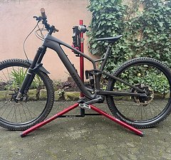Trek Fuel EXe XL, Manitou Mezzer Pro, RockShox SuperDeluxe Ultimate, Saint