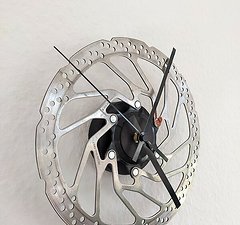 Soulriderart Wanduhr MTB Bremsscheibe | Perfektes Geschenk oder Deko für Radfahrer