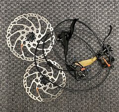 Shimano Scheibenbremse Deore BR-MT420/BL-M4100 v./h. inkl. Scheiben 18