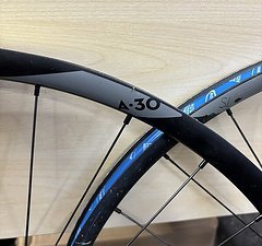 Newmen Laufradsatz 29" Boost Fade Microspline *Top Zustand*