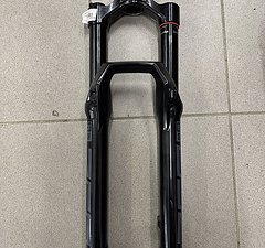 RockShox Zeb Base 160mm 29'' aus Neurad