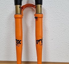Fox Racing Shox Racing Shox TC Tapercast Gravelgabel 40 mm Federweg Orange Wie neu
