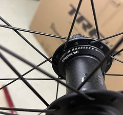 Bontrager Line Comp 30 Laufradsatz, 29 Zoll, Bost, 6-Loch, Shimano MS, Neu!