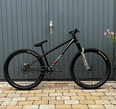 Canyon Stitched 360 Custom Dirtjump Bike