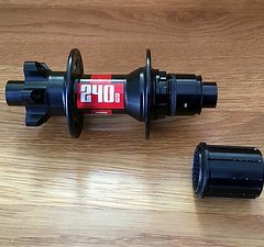 DT Swiss 240s Disc Boost HR-Nabe 12x150 mm - NEU - 32-Loch - SRAM XD oder Shimano Freilauf