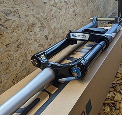 Suntour DUROLUX 36 BOOST EQ SF21 BOOST R2C2