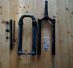 RockShox Lyrik D1 Base 27,5 (650B) 150mm Defekt