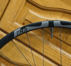 E*Thirteen LG1 Race Vorderrad – 29" – Carbon – Boost – NEU