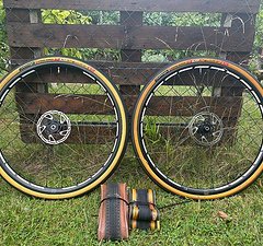 Fulcrum Rapid Red 3 NEUWERTIG mit Reifen und Discs