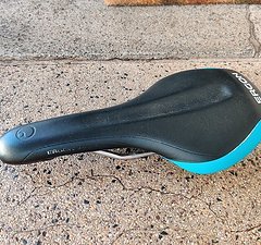 Ergon SME3 blau/schwarz Enduro Sattel