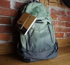 Evoc Trail light olive