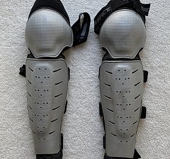Race Face Knie / Schienbein Schützer Gr. L / XL Protektoren
