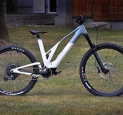 Unno Mith Elite Bosch powered 750Wh E-Bike Enduro in L, NEU!!