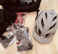 Troy Lee Designs A3 MIPS, M, inkl. Zubehör