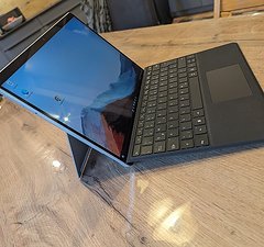 Microsoft Surface Pro 8 LTE ink Signature Keyboard