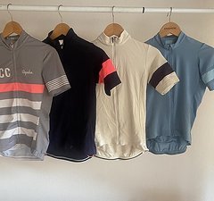 Rapha SET aus 4 x Gravel oder Rennrad Trikot Womens, 2 x Merino  Gr S