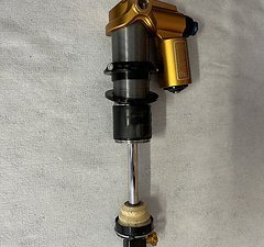 Öhlins TTX22 225x75 Trunnion mount