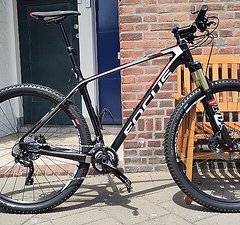 Focus Raven 29R 4.0 – Carbon XC Hardtail - XT - Fox 32 Float