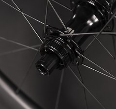 Basic Bikes Carbon Laufradsatz, hookless