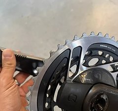 SRAM Red AXS Kurbelsatz mit Quarq Powermeter, 165 mm, 46/33