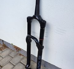 RockShox YARI 29", DeBonAir 170mm, Charger 2.0