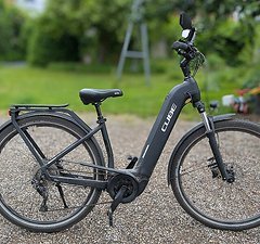 Cube Touring Hybrid Pro 625