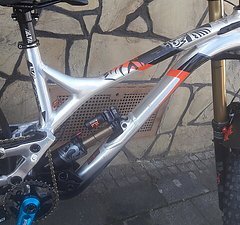 Commencal Supreme DH v4.2 2018 RACE 650B Gr. L