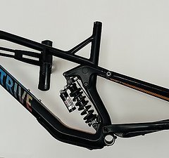Canyon Strive CF Race Gr. L Rahmen + Fahrwerk+ LRS + Neu-Komponenten