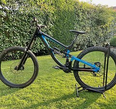 Saracen Myst Team Vollcarbon Downhill Rahmen Gr. L