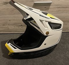 100% Aircraft Carbon Helm Gr L top zustand