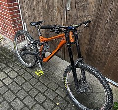 Ghost Bikes DH 7000