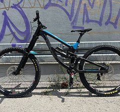 - Saracen - Myst 27,5 Carbon Downhill Medium