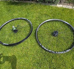 Newmen EG30 LRS  27,5" mit Hope Pro EVO 4 Boost Naben