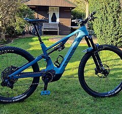 Canyon Spectral:ON CF 9 neuer Akku 900 Wh Größe M 08/2022