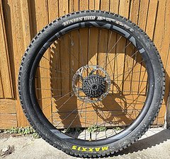Newmen EG35 DH mullet wheelset