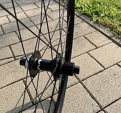 Shimano MT500 Laufrad hinten 27,5