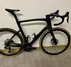 Pinarello F7 2024, Di2, Powermeter, Pancho Wheels, Dogma