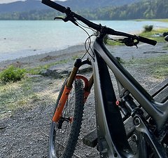 Pivot Cycles Shuttle