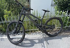 YT Industries YT Tues CF Pro 2019 | Größe L | Top Zustand