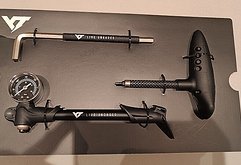 YT Industries Werkzeugset: Gabel / Dämpferpumpe, Drehmomentschlüssel, 8mm Sechskantschlüssel