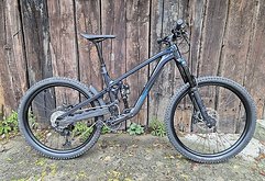 Trek Slash 8 Gen 6 Marianas Blue size ML