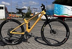 YT Industries Izzo Core 3 2024 Gr. M (Custom Parts)
