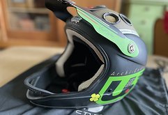 Urge Archi Enduro Veggie 900Gramm Helm s/m