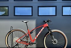 Trek Procaliber 9.5 Lava GEN 3 | Größe M/L | Farbe Lava | Shimano Deore 1x1