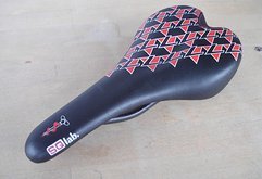 SQlab 612 Sattel Liteville Edition mit Carbon Streben
