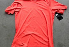 Race Face Women Commit SS Tech Top Coral 2022 Medium Neu