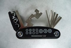 Multi Tool mit Tasche